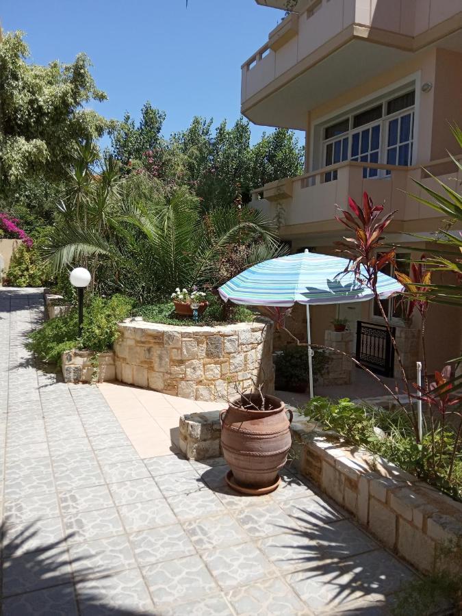 Malou Apartments คาโตดารัตโซ ภายนอก รูปภาพ