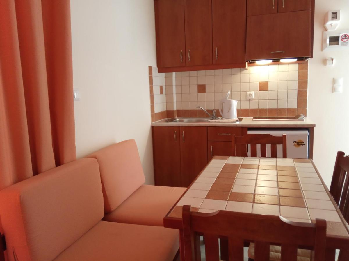 Malou Apartments คาโตดารัตโซ ภายนอก รูปภาพ