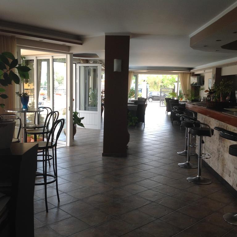 Malou Apartments คาโตดารัตโซ ภายนอก รูปภาพ