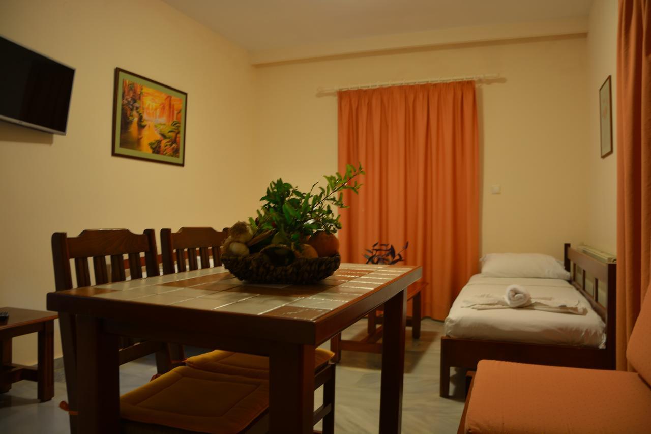 Malou Apartments คาโตดารัตโซ ภายนอก รูปภาพ
