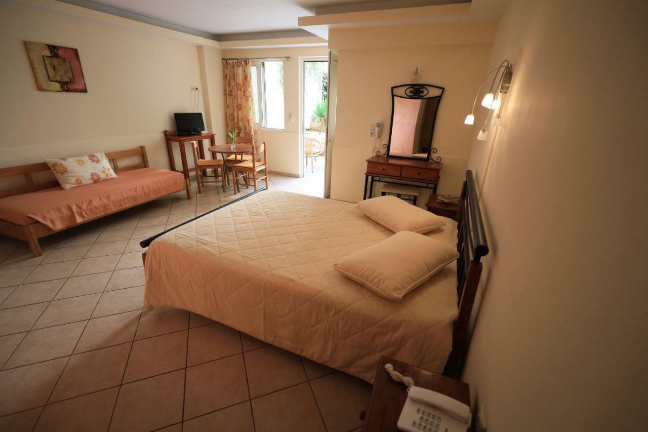 Malou Apartments คาโตดารัตโซ ภายนอก รูปภาพ